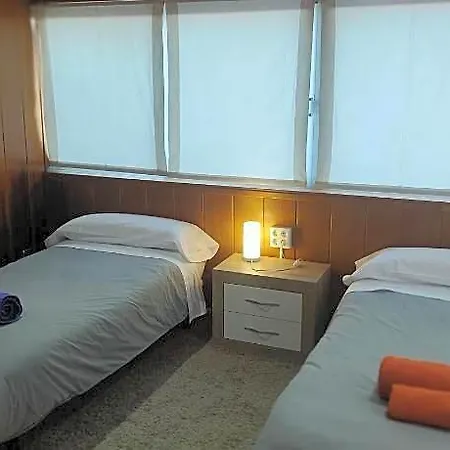 Piso Exterior Completo A 20' De Barcelona. *